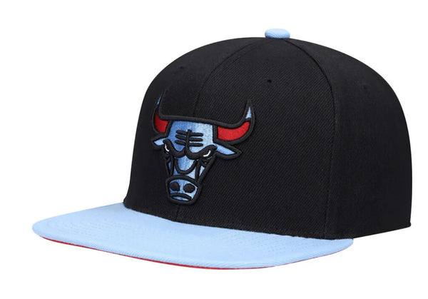 Mitchell & Ness Chicago Bulls Reload 2.0 Black/Light Blue Snapback